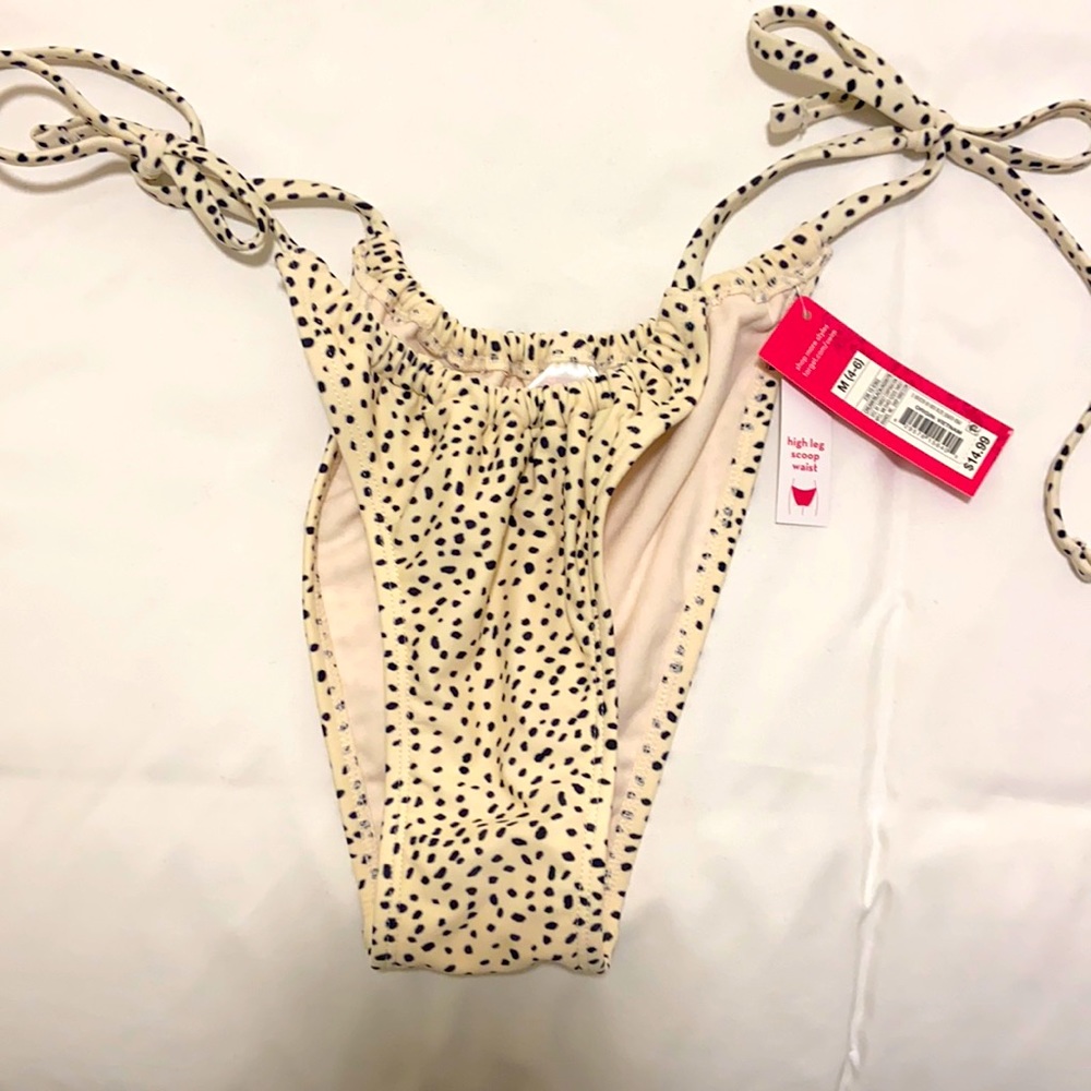 Target string bikini bottoms. Size M (4-6).